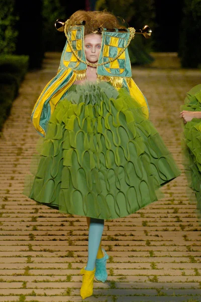 Look 19